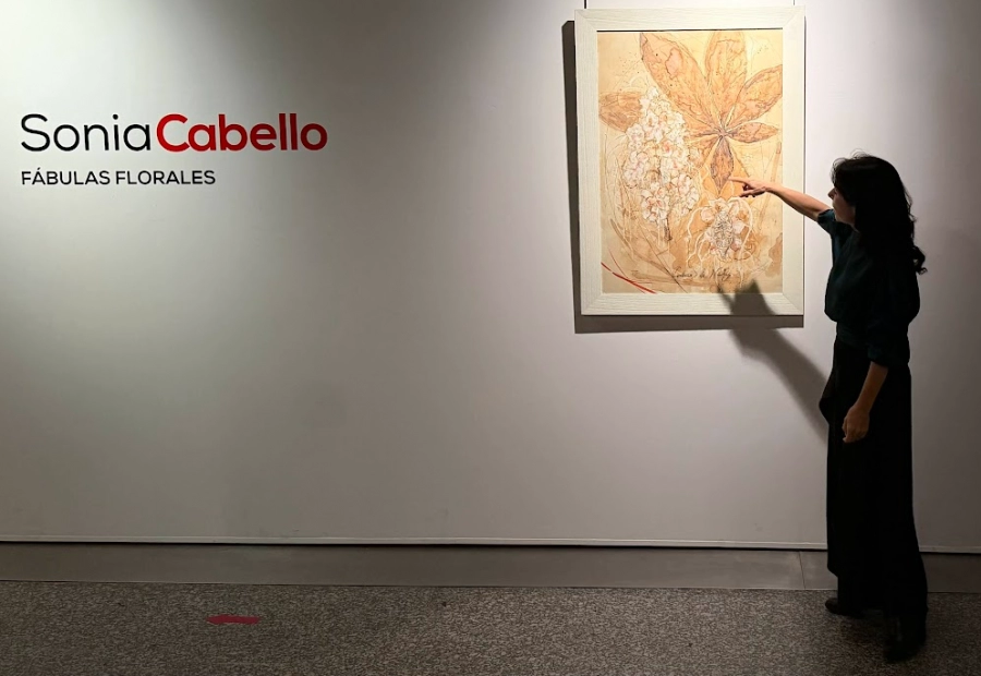 “Fábulas Florales”: una propuesta artística que une naturaleza, ciencia y poesía en el Palacio Los Serrano de la mano de Sonia Cabello