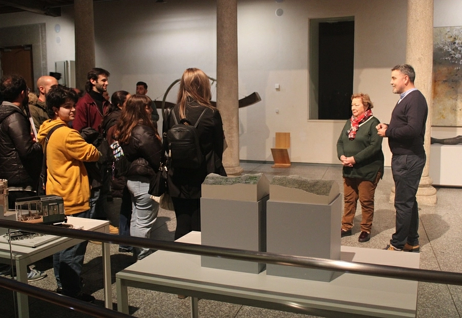 La exposición 'A Nivel' muestra 18 maquetas de montañas de Ávila