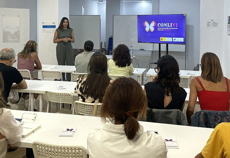 18 personas usuarias de Fundación Impulsarse participaron en una jornada de sensibilización desarrollada por Fundación Ávila para aprender a identificar conductas de riesgo, reflexionar sobre las dife